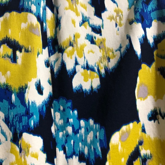 NEW LYSSE’ Charity Pencil Skirt Size Large Blue Yellow White Business Workwear - Picture 2 of 8